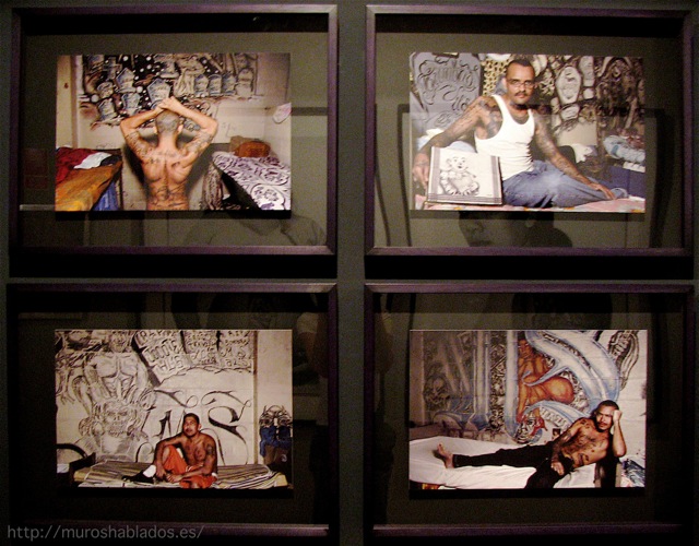 Fotografías en color de Isabel Muñoz en la exposición 'Maras. La cultura de la violencia' en Madrid.
